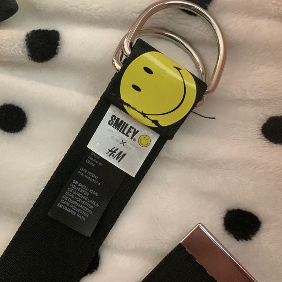 H&M Belt 💛🖤💛 - Picture 2 of 4